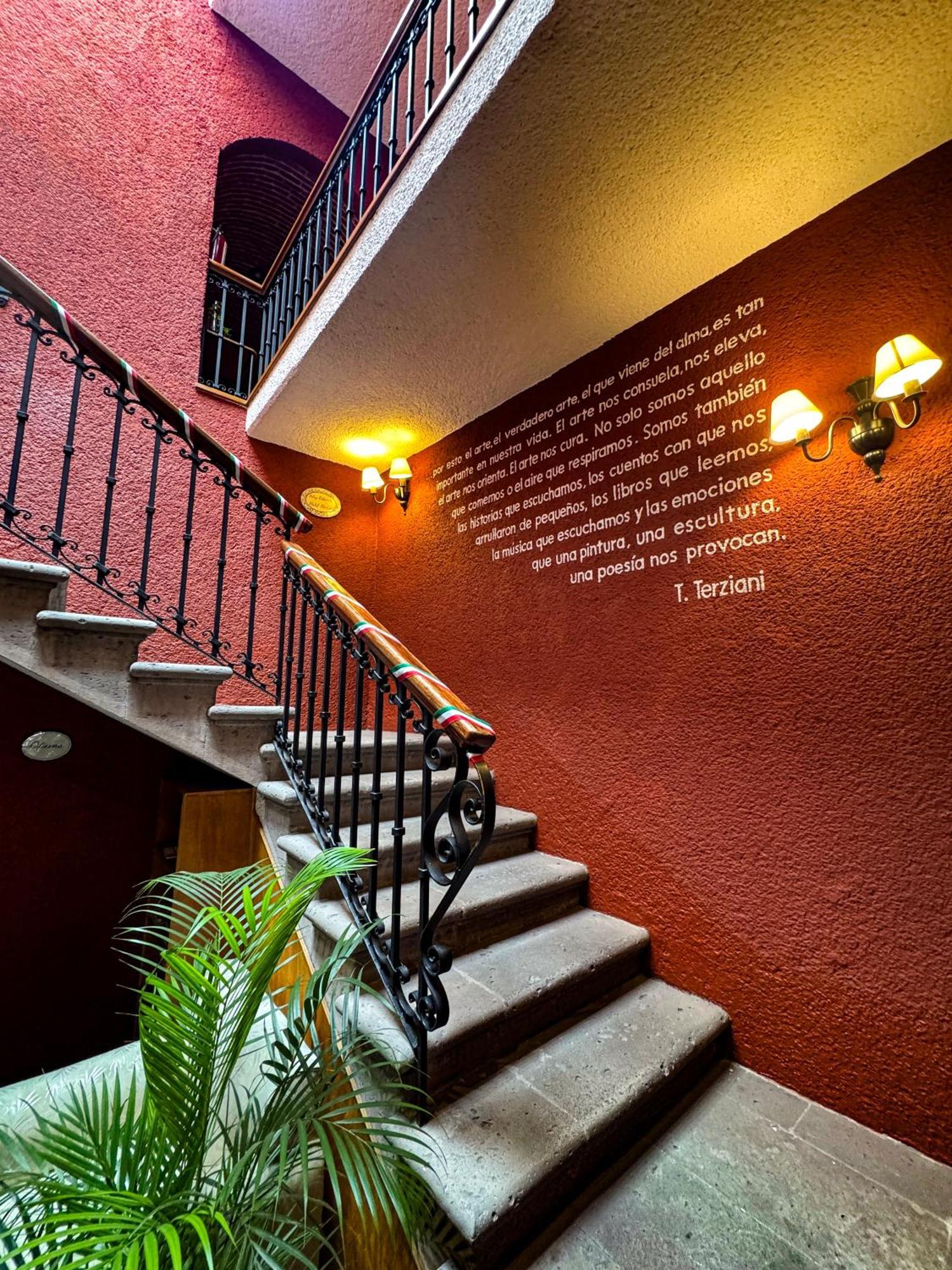 Portico Hotel & Galeria Morelia Bagian luar foto