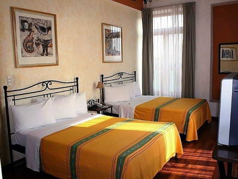 Portico Hotel & Galeria Morelia Bagian luar foto